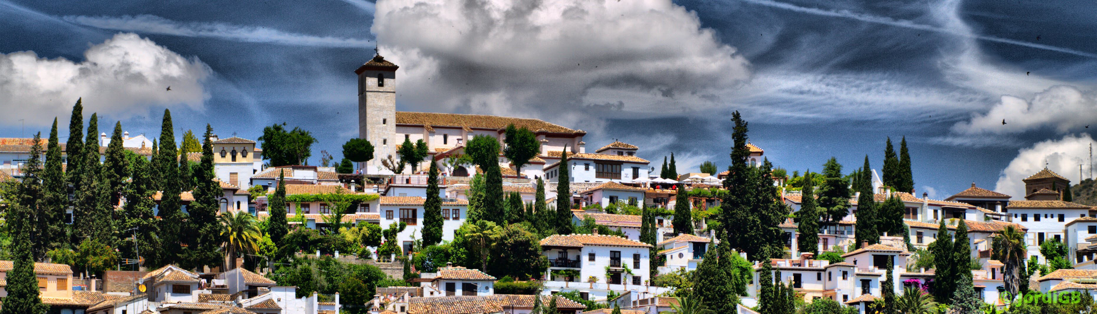 Una fotografía de las que hago cargada aleatoriamente, para darle algo de vida a la página. Lo más probable es que sea un paisaje natural o urbano, de conjunto o de detalle.
