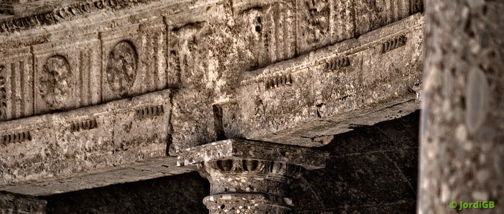 Una fotografía de las que hago cargada aleatoriamente, para darle algo de vida a la página. Lo más probable es que sea un paisaje natural o urbano, de conjunto o de detalle.