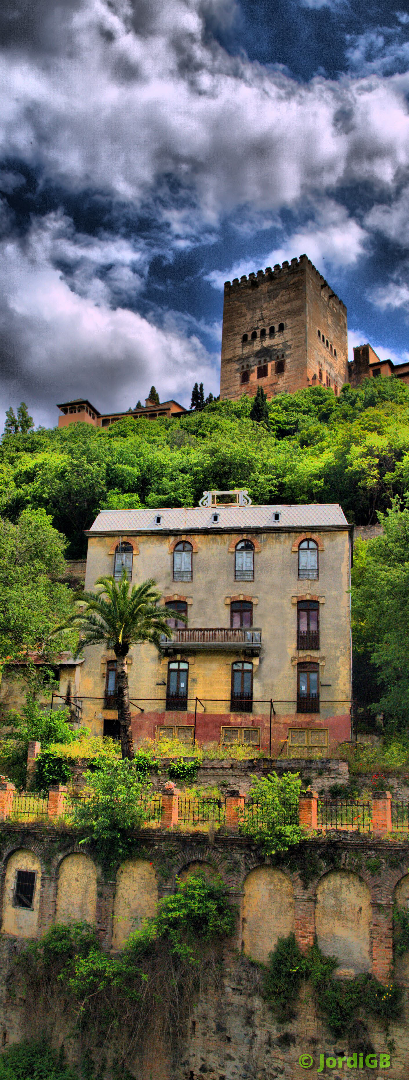 Una fotografía de las que hago cargada aleatoriamente, para darle algo de vida a la página. Lo más probable es que sea un paisaje natural o urbano, de conjunto o de detalle.